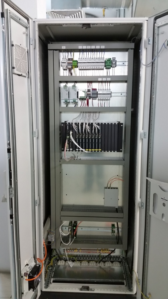 Setpoint_cabinet.jpg Setpoint_cabinet.jpg